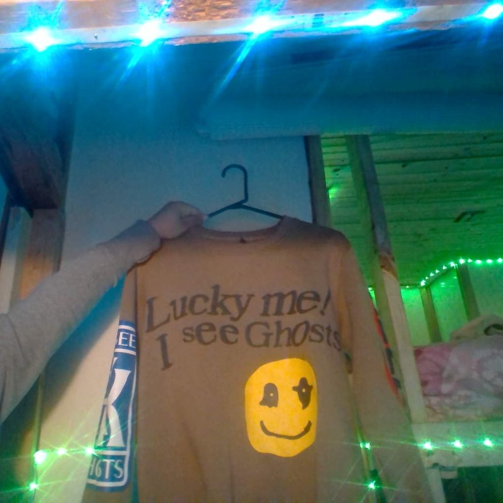 brown sweat shirt